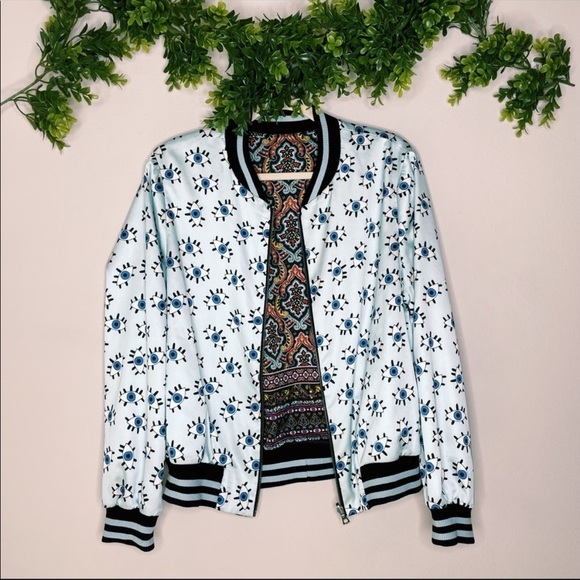 Alice + Olivia Lonnie Reversible Printed Baby Blue Eye Bomber Jacket XS - Picture 9 of 9